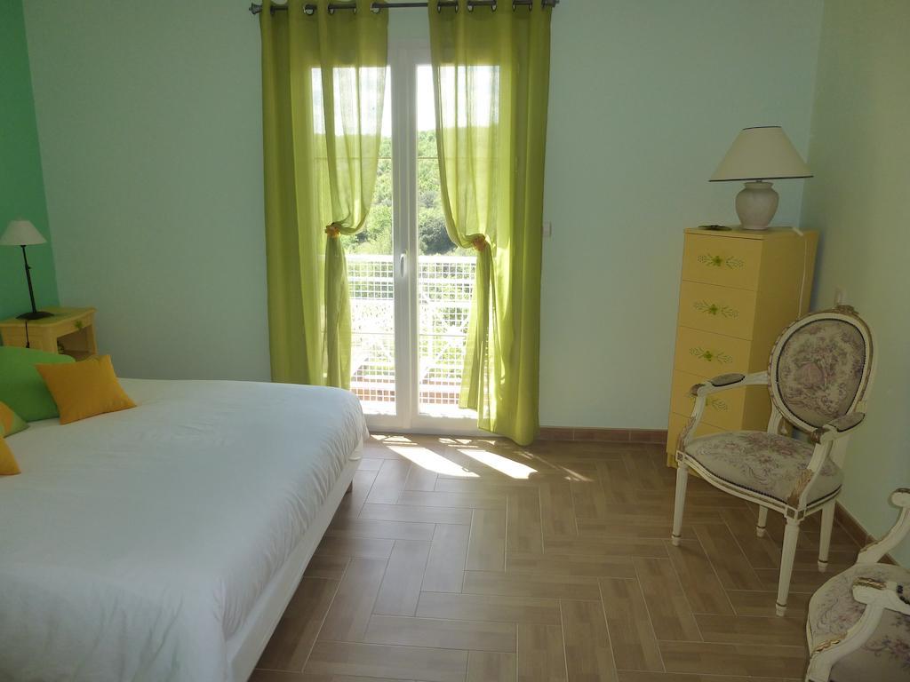 Domaine De Flo Adult A Partir De 16 Ans Bed & Breakfast Saint-Jean-de-la-Blaquiere Rom bilde