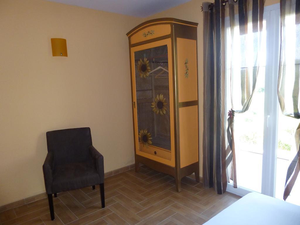 Domaine De Flo Adult A Partir De 16 Ans Bed & Breakfast Saint-Jean-de-la-Blaquiere Rom bilde