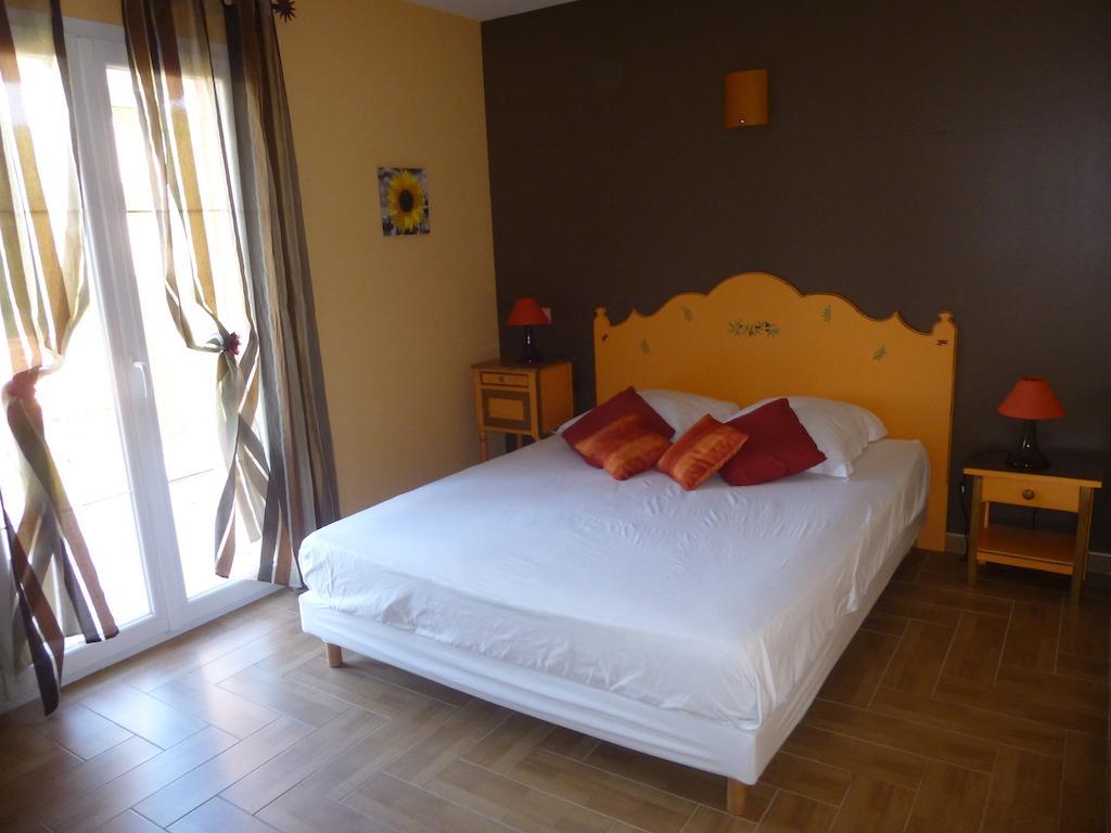 Domaine De Flo Adult A Partir De 16 Ans Bed & Breakfast Saint-Jean-de-la-Blaquiere Rom bilde