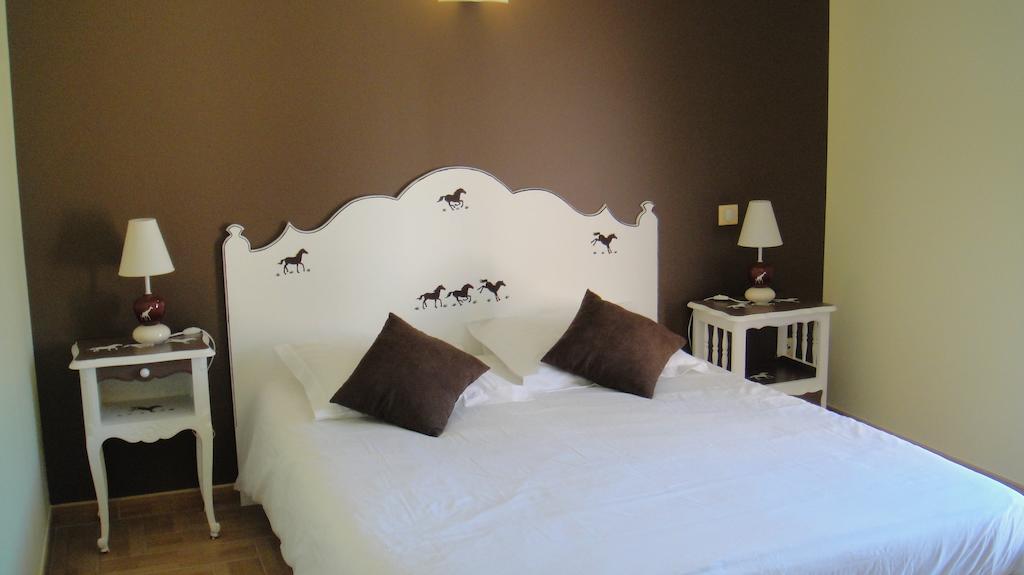 Domaine De Flo Adult A Partir De 16 Ans Bed & Breakfast Saint-Jean-de-la-Blaquiere Rom bilde